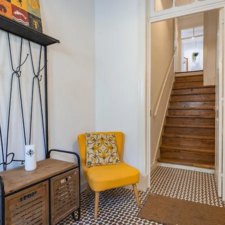 Alfama 2bdr Duplex W/ Balcony By Lovelystay Apartment