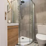 Διαμέρισμα Alfama 2bdr Duplex W/ Balcony By Lovelystay
