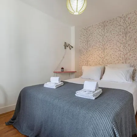 Alfama 2bdr Duplex W/ Balcony By Lovelystay Apartmán