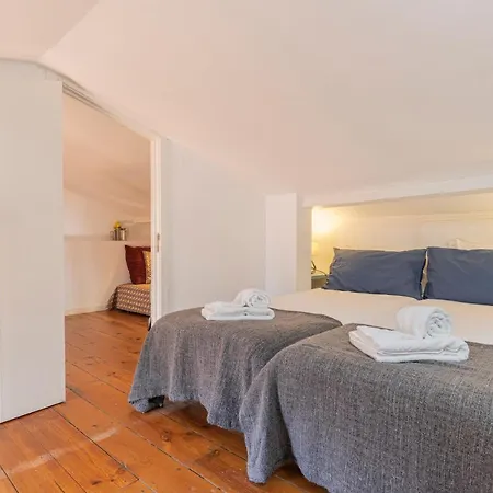 Apartmán Alfama 2bdr Duplex W/ Balcony By Lovelystay