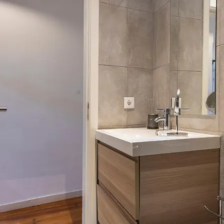 Alfama 2bdr Duplex W/ Balcony By Lovelystay * Лісабон