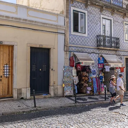 Alfama 2bdr Duplex W/ Balcony By Lovelystay Διαμέρισμα