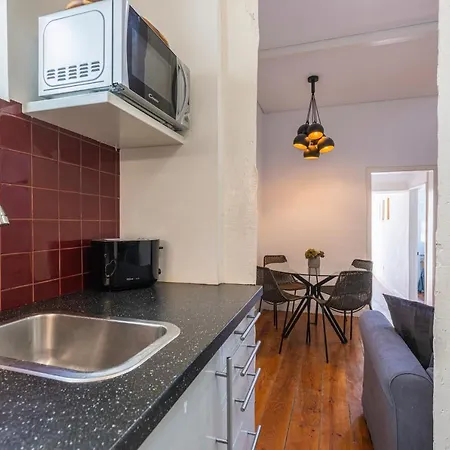 Alfama 2bdr Duplex W/ Balcony By Lovelystay * Лісабон