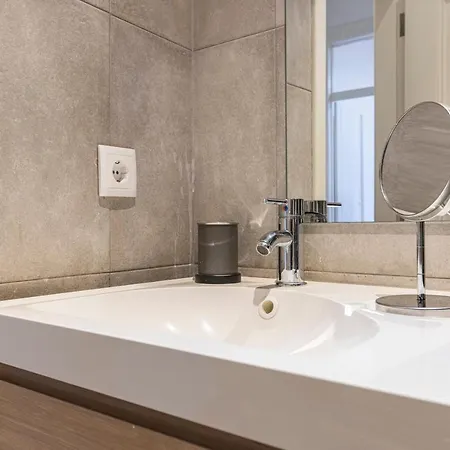 Alfama 2bdr Duplex W/ Balcony By Lovelystay Apartmán *