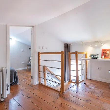 Alfama 2bdr Duplex W/ Balcony By Lovelystay * Лісабон